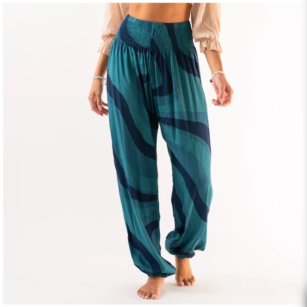 Lotus and Luna Bahamas Harem Pants Small Petite, New With Tag.